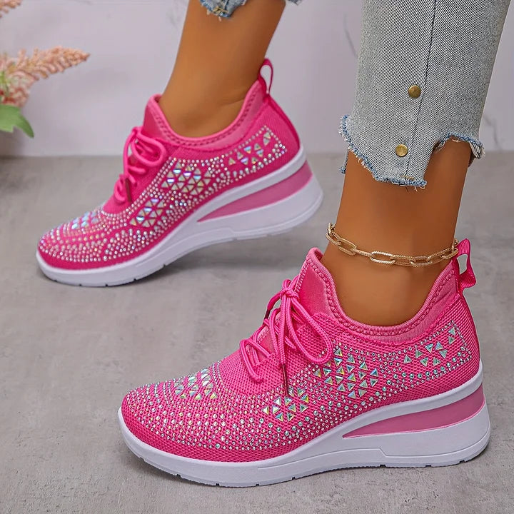 Women's textured lace-up sneakers with layered flat soles