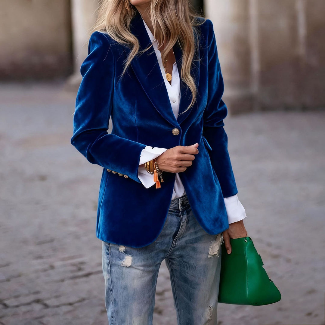 Women's velvet blazer with notched lapels, long sleeves and single button front