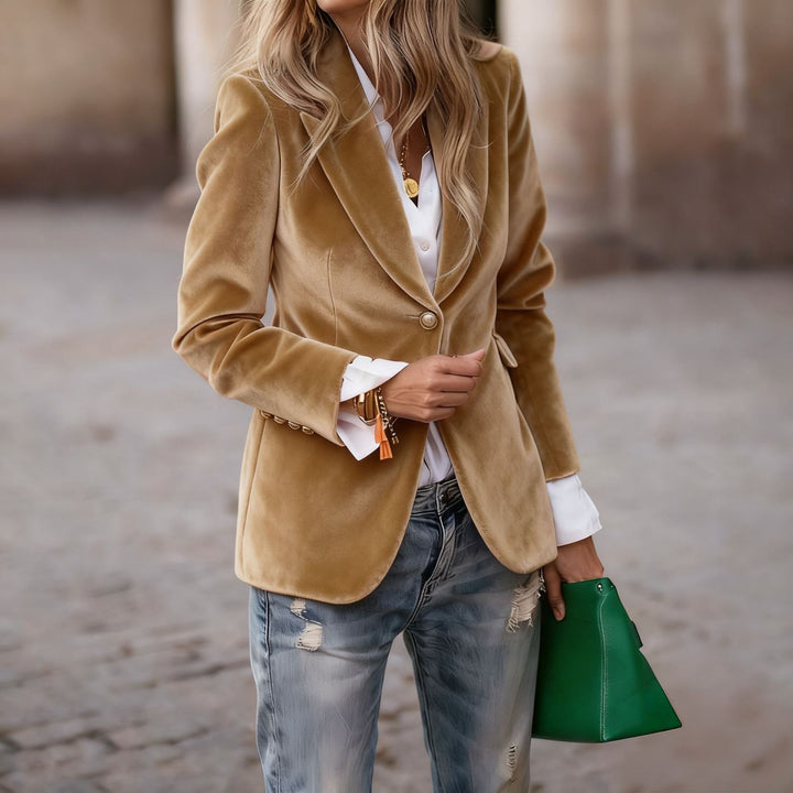 Women's velvet blazer with notched lapels, long sleeves and single button front