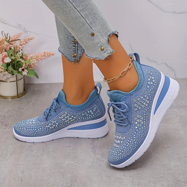 Women's textured lace-up sneakers with layered flat soles