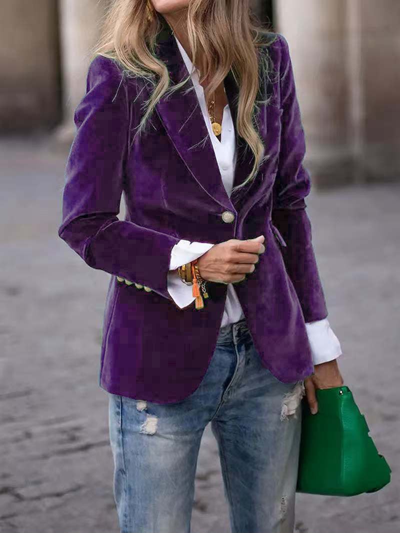 Women's velvet blazer with notched lapels, long sleeves and single button front