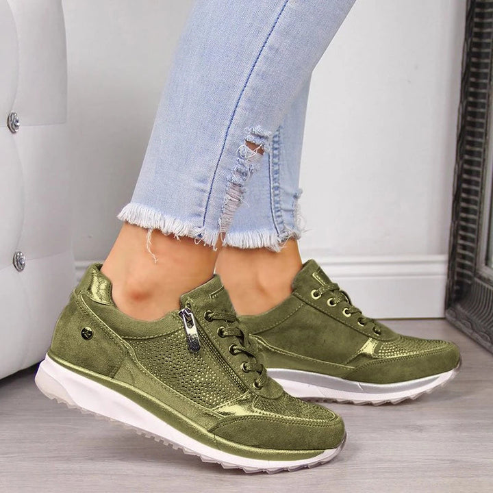 Women's low-top sneakers with laces, side zip and contrast sole