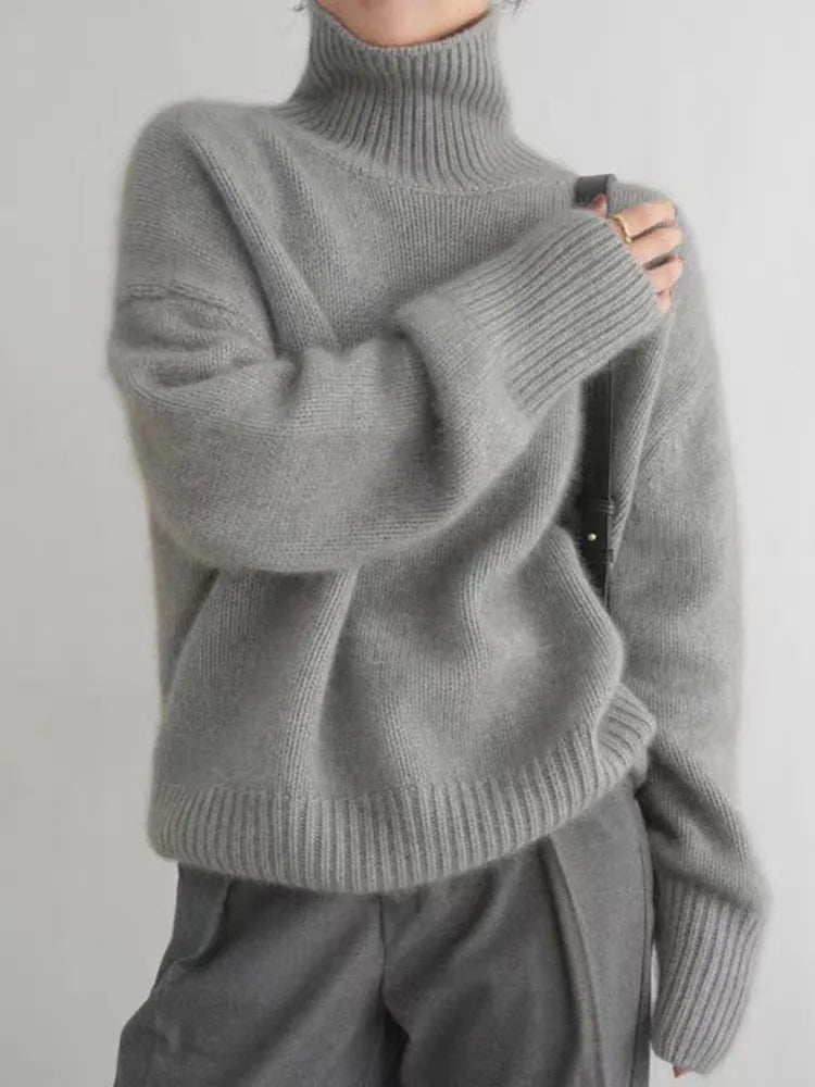 Women's ribbed turtleneck sweater with long sleeves
