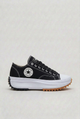 Women's low-top platform lace-up trainers with rounded toes and ridged soles
