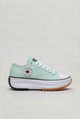 Women's low-top platform lace-up trainers with rounded toes and ridged soles